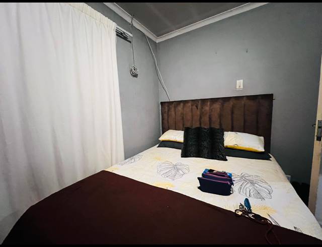 2 BEDROOM FREEHOLD FOR SALE IN NEWLANDS EAST